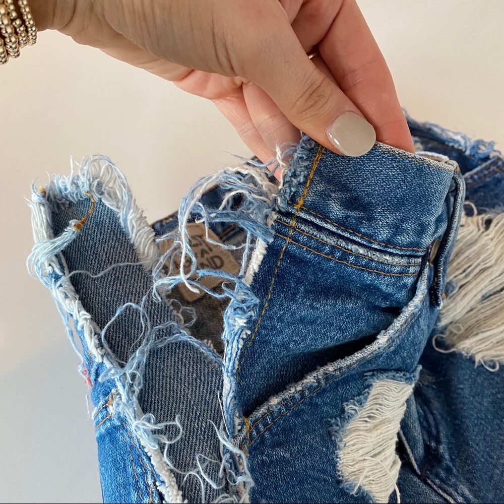 DONATED *** LF Vintage Distressed Shorts - Picture 4 of 6